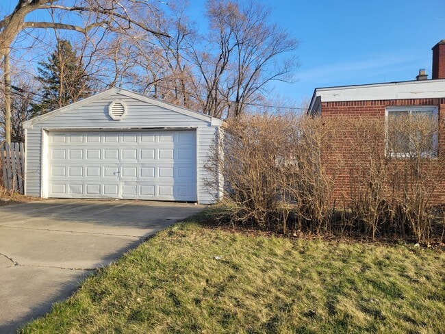 Photo - 11700 Engleside St