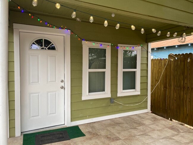 Photo - 305 W Ash St