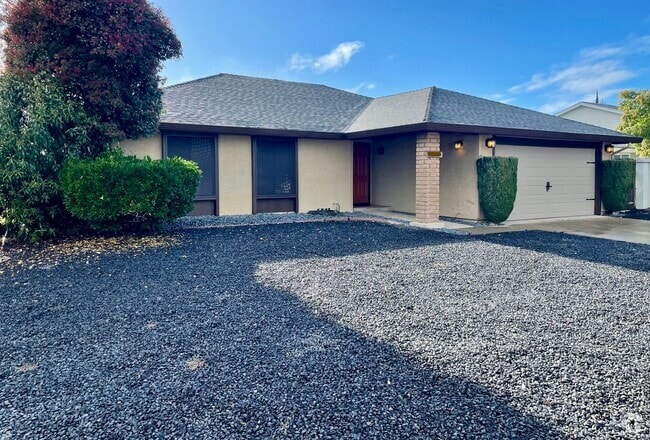 Building Photo - Beautiful 3 bed 2 bath for rent near Atwat... Rental