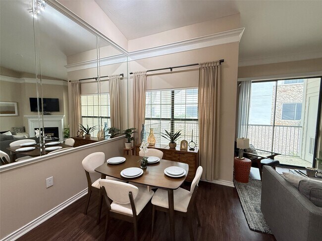 Photo - 6607 Brodie Ln