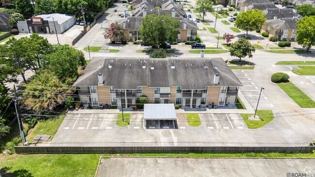 Building Photo - 8545 Summa Ave Unit Q11 Rental