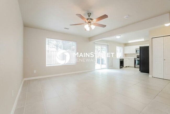 Photo - 4 Bedroom Pet-Friendly Home in Denver, CO with Main Street Renewal