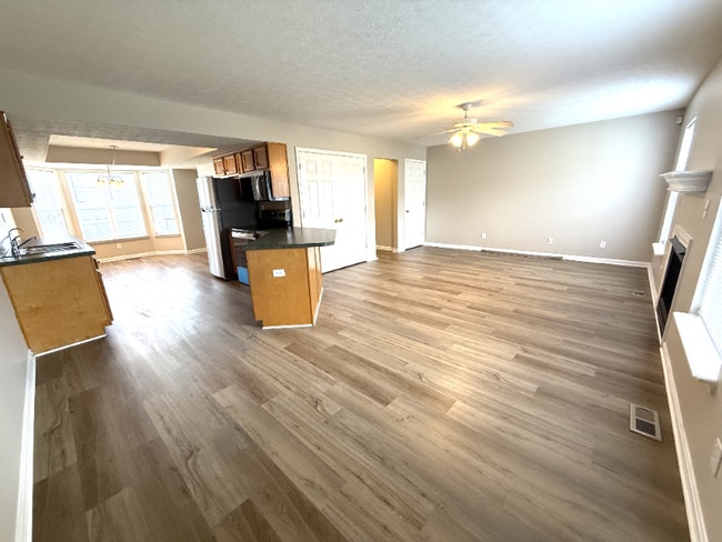 Photo - 12806 Lost Hill Walk