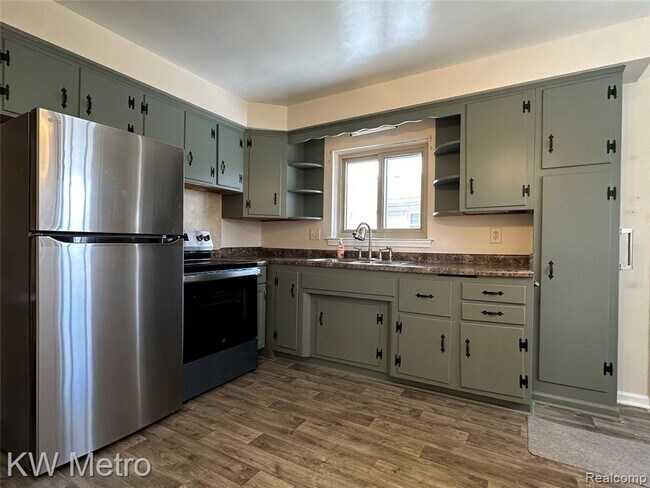 Photo - 21624 Winshall St