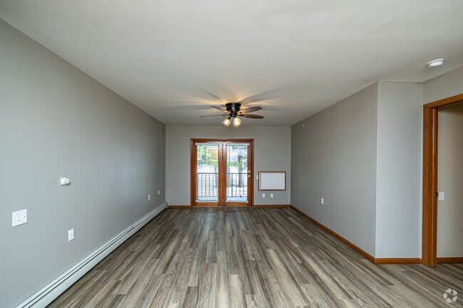 2BR, 2BA - 956SF - Living Room - The Heritage