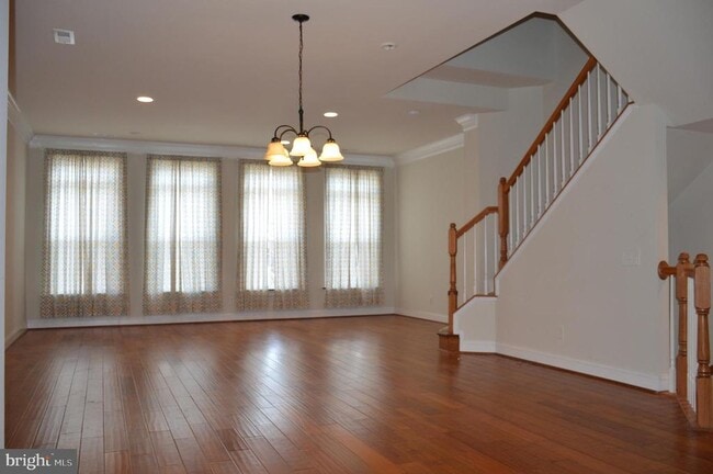 Photo - 3059 Waterloo Ln