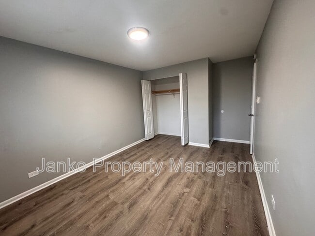 Photo - 474 W 14th Pl Unidad 8