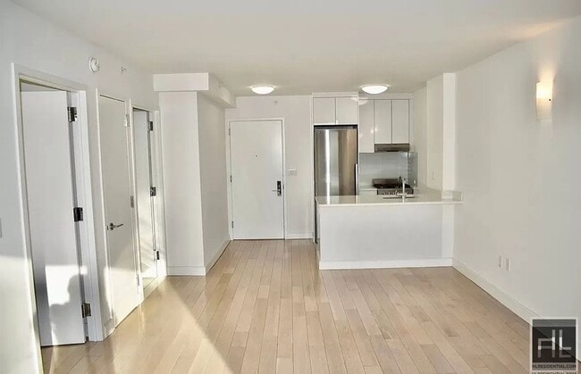 Photo - 21 STREET Unit 6B