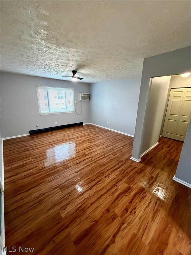 Photo - 841 Moyer Ave Unit 3