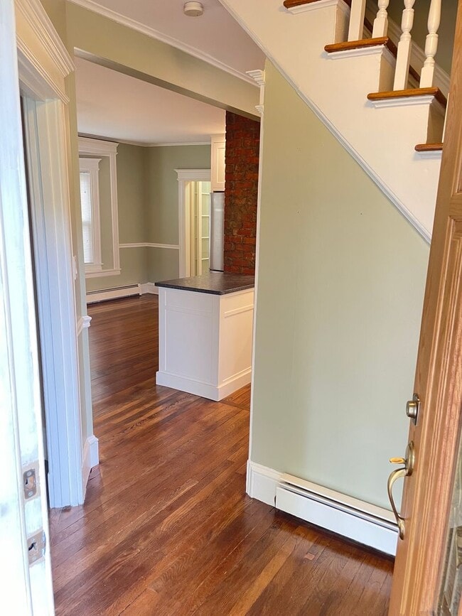 245 Whiting Ln