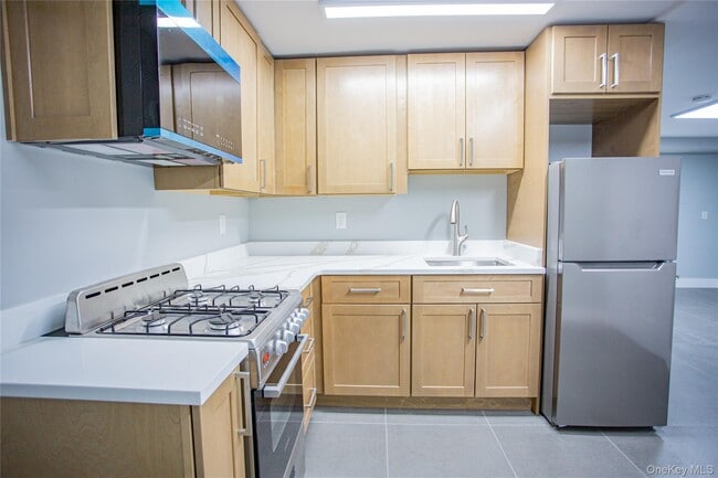 Photo - 470 E Broadway Unit A-5