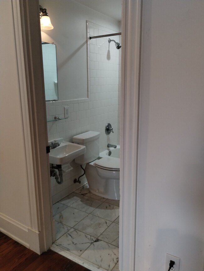 Photo - 3947 Elsmere Ave Unit 1B