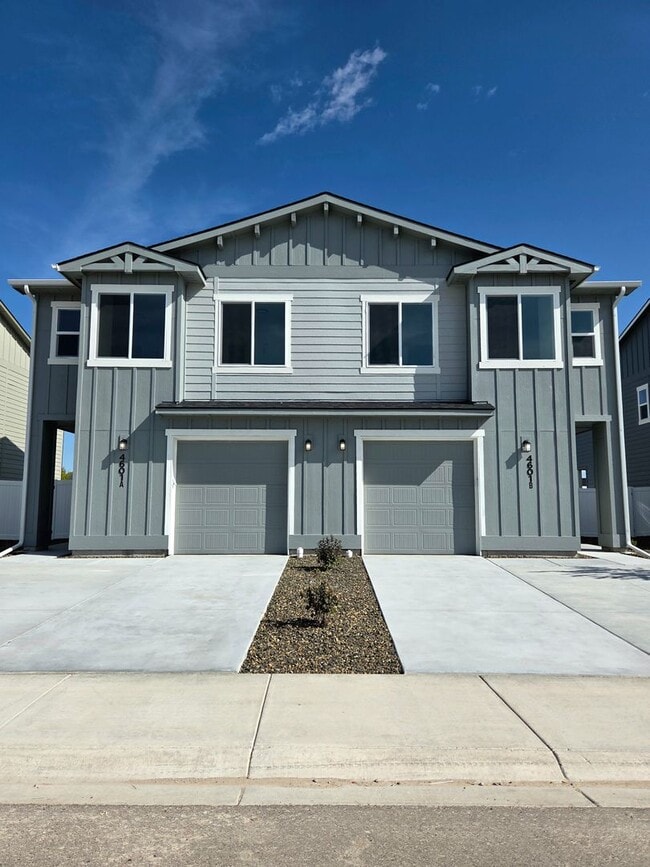 Building Photo - 4601 Highgarden Wy Unit Highgarden A