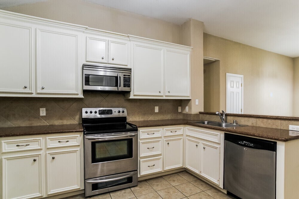 Photo - 131 Golfview Ct