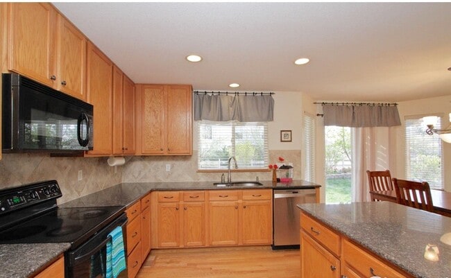 Photo - 13618 Parkview Pl