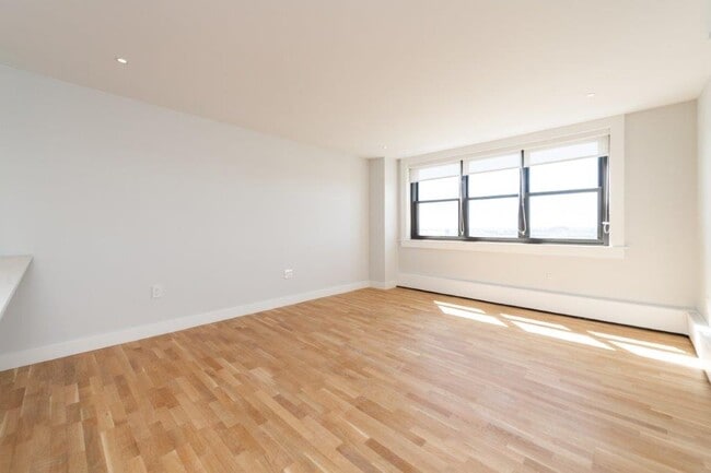 Building Photo - 1428 Columbia Rd Unit 2 Rental