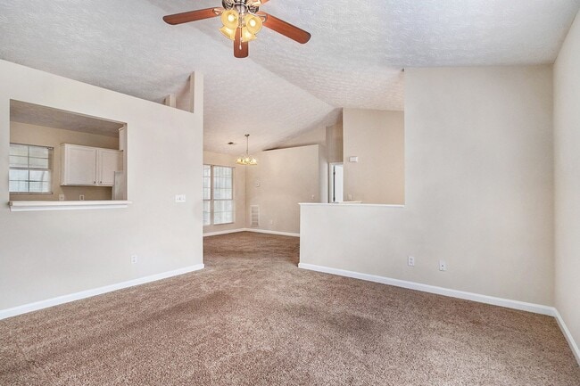 Photo - 4474 Thornwood Crescent