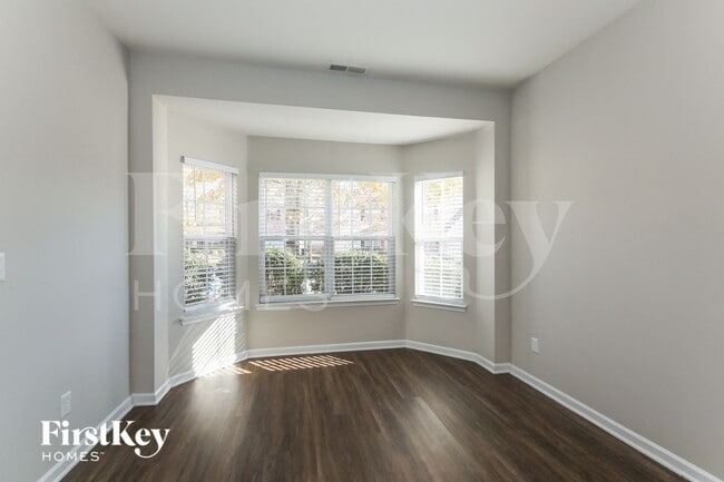 Photo - 5911 Parkstone Drive