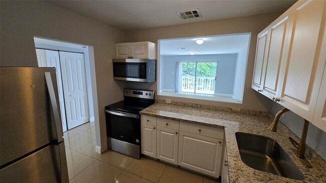 Building Photo - 15201 NE 6th Ave Unit C307 Rental