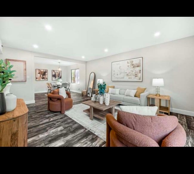 Building Photo - 310 Tradewinds Dr Unit 8