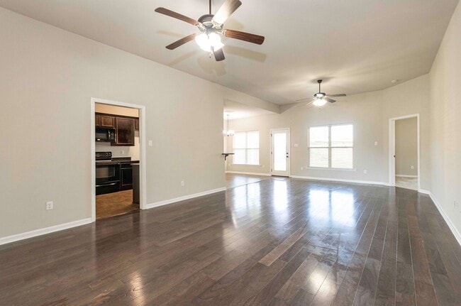 Photo - 132 Timber Edge Dr