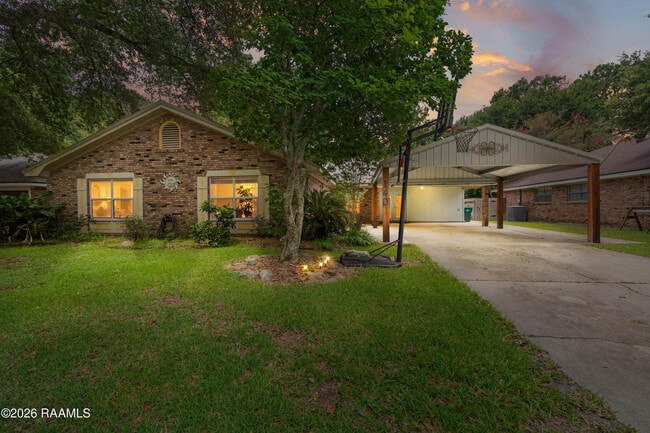 Photo - 140 Orangewood Dr