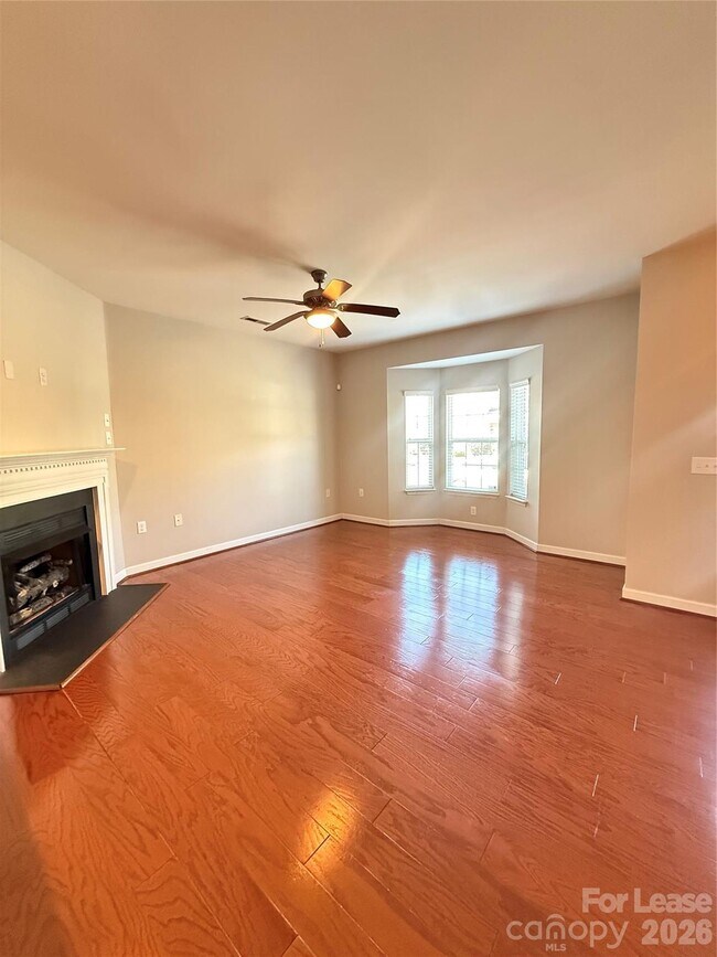 Photo - 5675 Stafford Rd