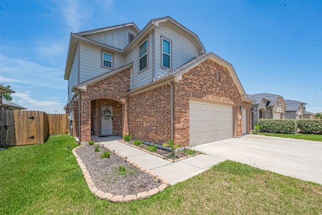 Photo - 10914 Webber Ln