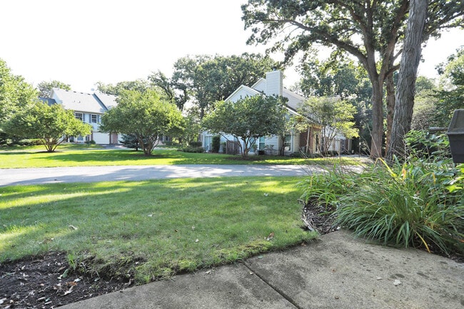 Photo - 865 N Shady Oaks Dr
