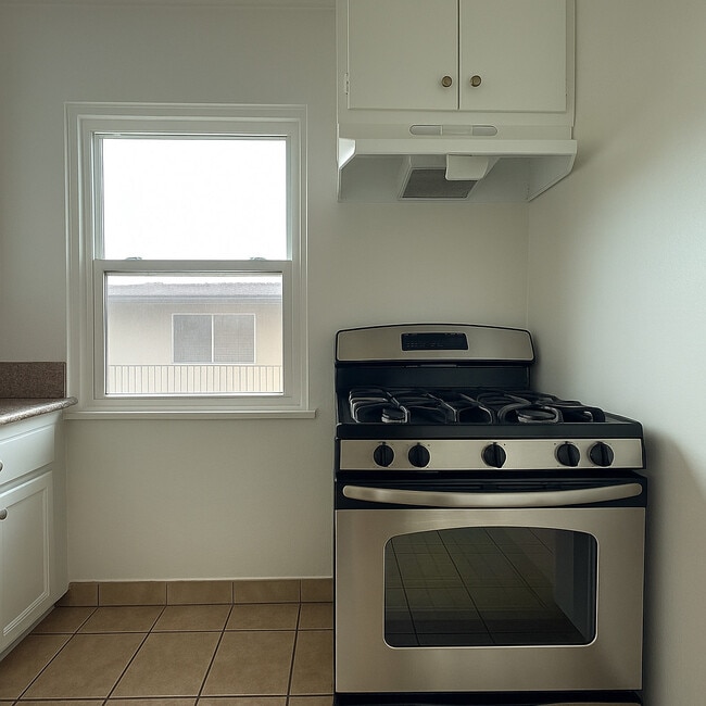 Photo - 1885 Chestnut Avenue