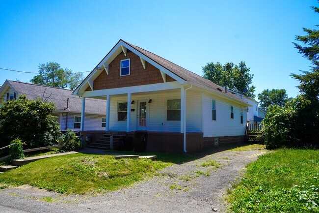 Building Photo - 904 Cherry St Rental