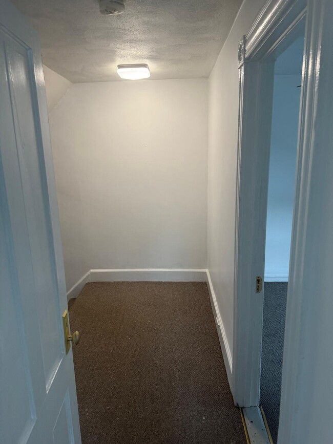 Building Photo - 3 Aldrich St Rental