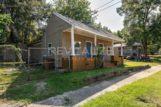 Photo - Charming 3-Bedroom, 2-Bath Home Near Downt...