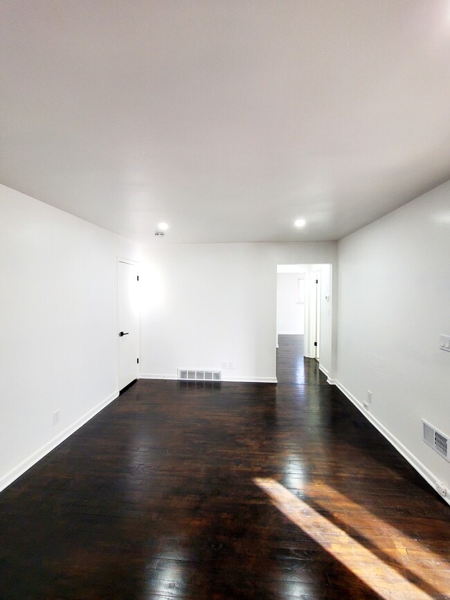 Photo - 2209 E Park Pl