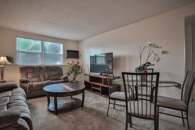 Photo - Hudson Gardens