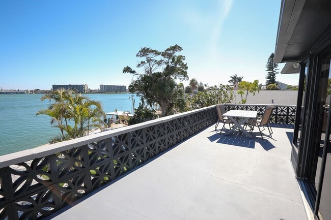 Photo - Fully Furnished Luxury Waterfront Unit w/i...