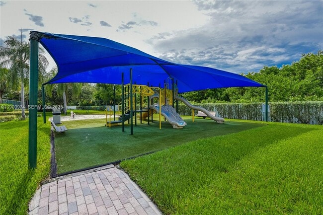 Photo - 1275 Yellowheart Way