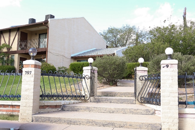 Photo - 797 W Mesa Verde Dr Unit 8