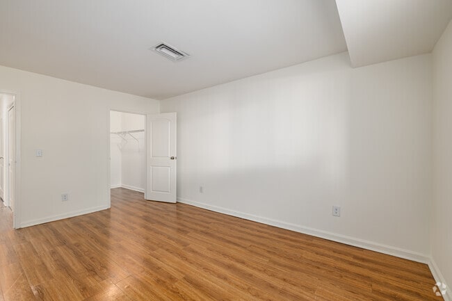 2BR, 2BA - 1,138SF - Second Bedroom