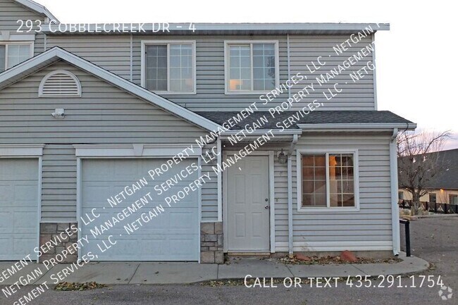 Building Photo - Pet Friendly 3 Bedroom Townhome Unit 4