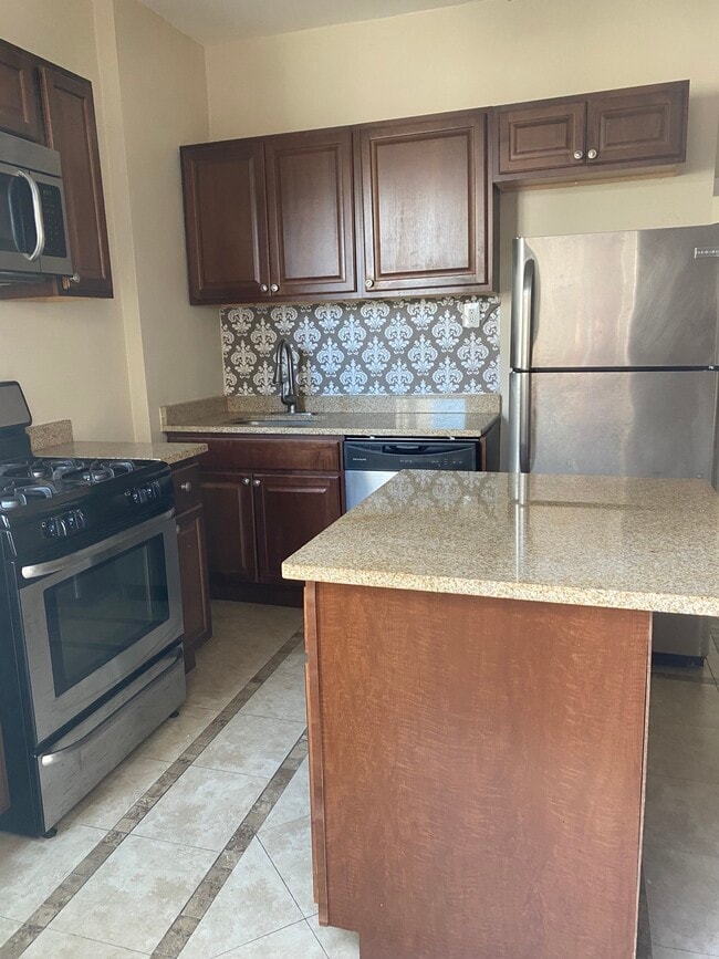 Kitchennnn - 2900 N Richmond St Unit 1R
