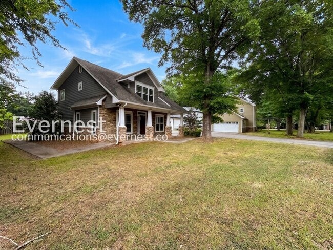 Photo - Spacious  Home with Garage and Deck / 3 Bed, 3 Bath / Garage-attached / Available now!