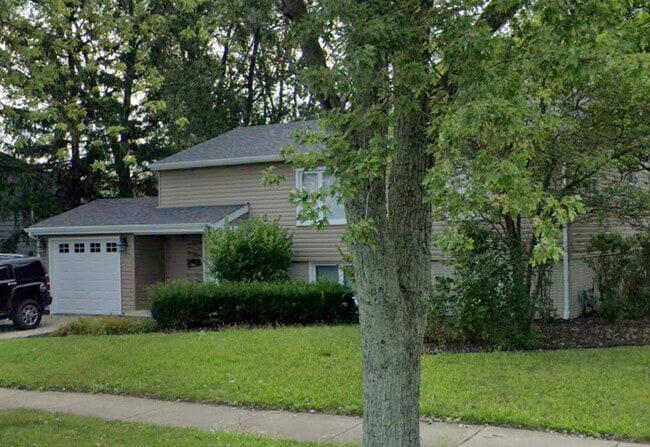 Photo - 8925 Golfview Dr