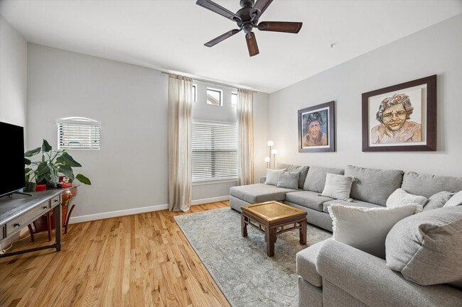 Photo - 8715 Meadowcroft Dr Unit 1102