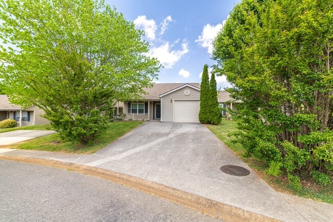 Photo - 8613 Little Field Way