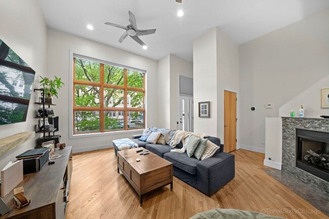Photo - 1413 N Leavitt St