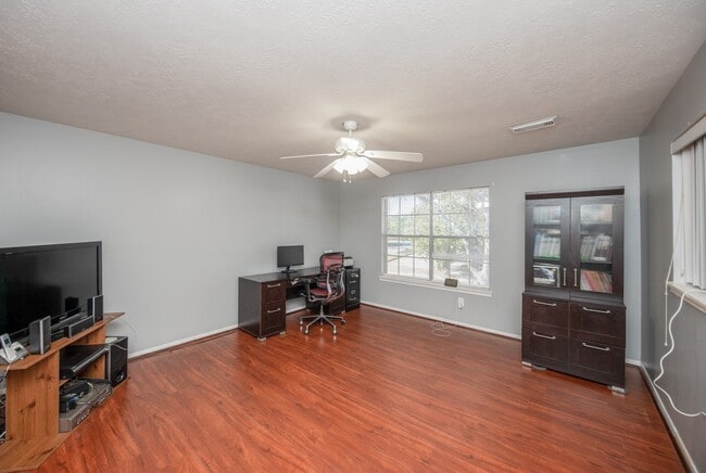 Photo - 8231 Chelsea Bend Ct