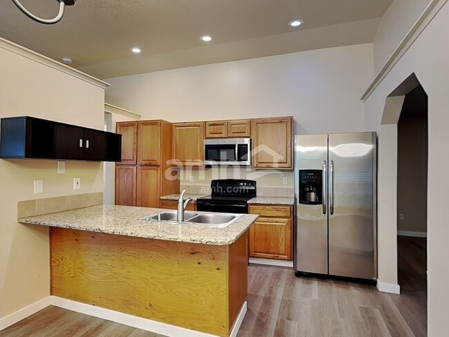 Photo - 1745 W McGlinchey St