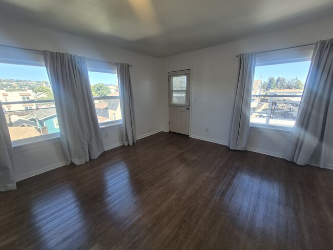 Photo - 1428 78th Ave Unit 3