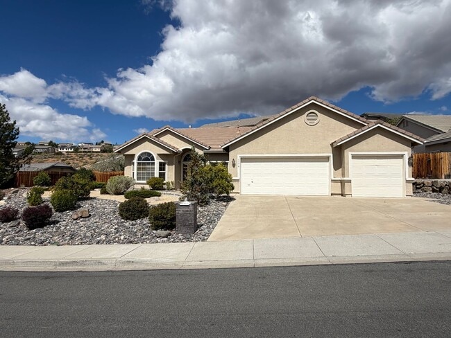 Building Photo - 1174 University Ridge Dr